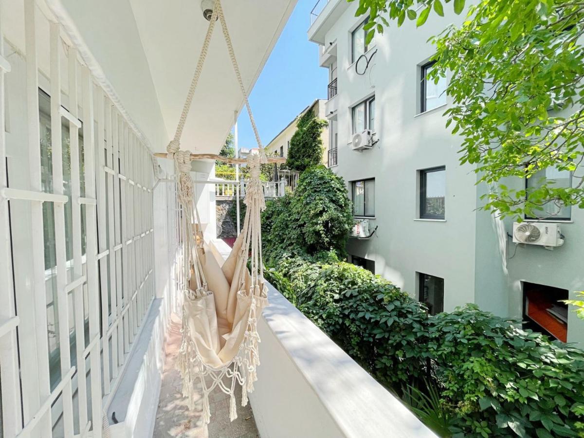 Apartment With Balcony Close To Taksim In Cihangir Estambul Exterior foto